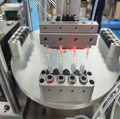 Machine de remplissage et d'étanchéité d'ampoules en plastique jetables dans le secteur pharmaceutique