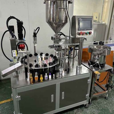 Machine de remplissage de crème quantitative rotative 220V pour le dissolvant de lèvre