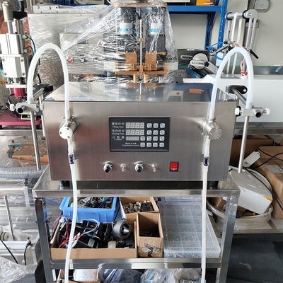Machine de remplissage de petites bouteilles à double tête de détergent