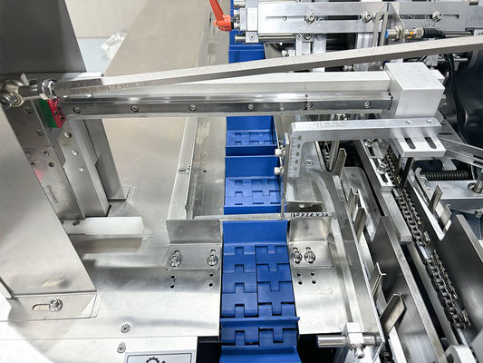 Machine à cartonner les tubes cosmétiques