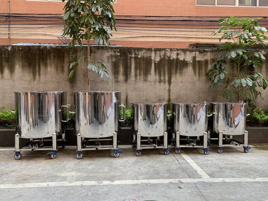 Réservoir sanitaire de l'usine de traitement de l'eau RO Réservoir de stockage à demi-couvercle en acier inoxydable